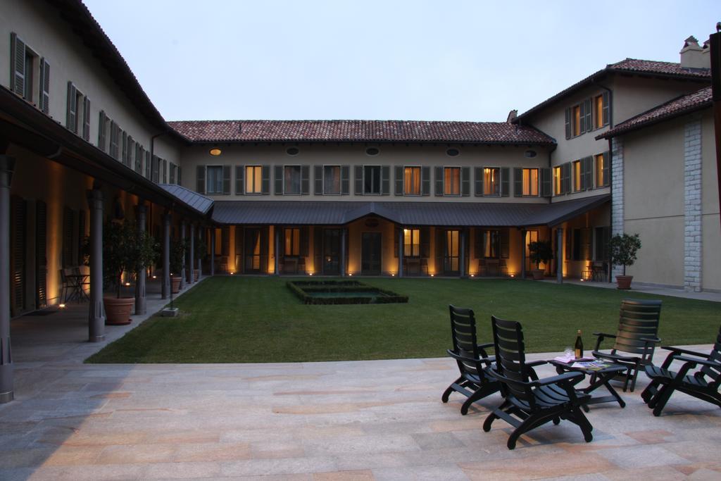 Locanda Dell'Arte Solonghello Luaran gambar